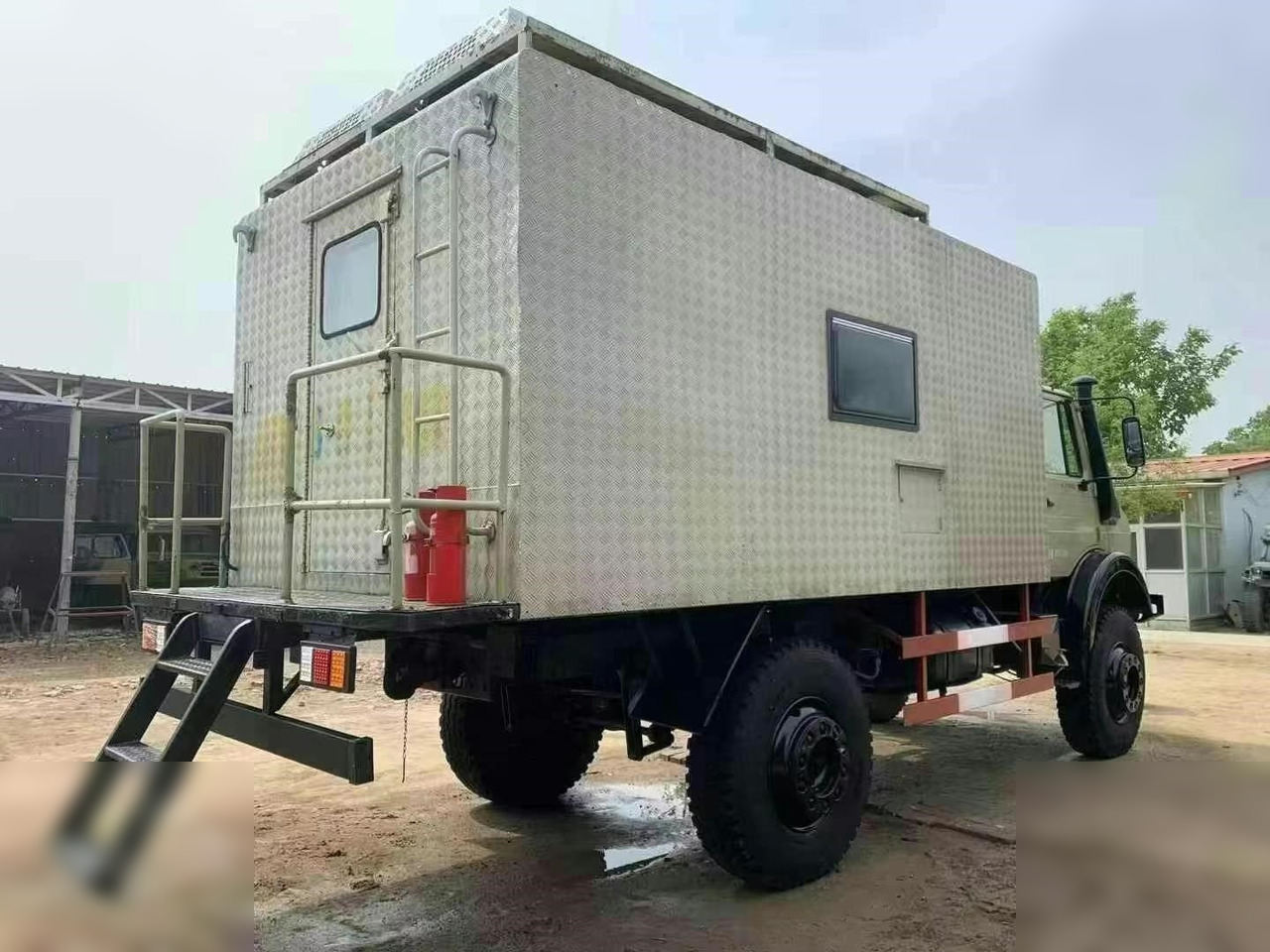 1995 MERCEDES-BENZ UNIMOG 2150 - Šasija kravas automašīna: foto 3 1995 MERCEDES-BENZ UNIMOG 2150 - Šasija kravas automašīna: foto 3