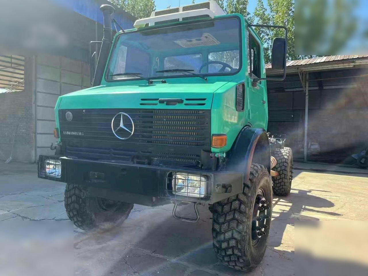 1995 MERCEDES-BENZ UNIMOG 2150 - Šasija kravas automašīna: foto 2 1995 MERCEDES-BENZ UNIMOG 2150 - Šasija kravas automašīna: foto 2