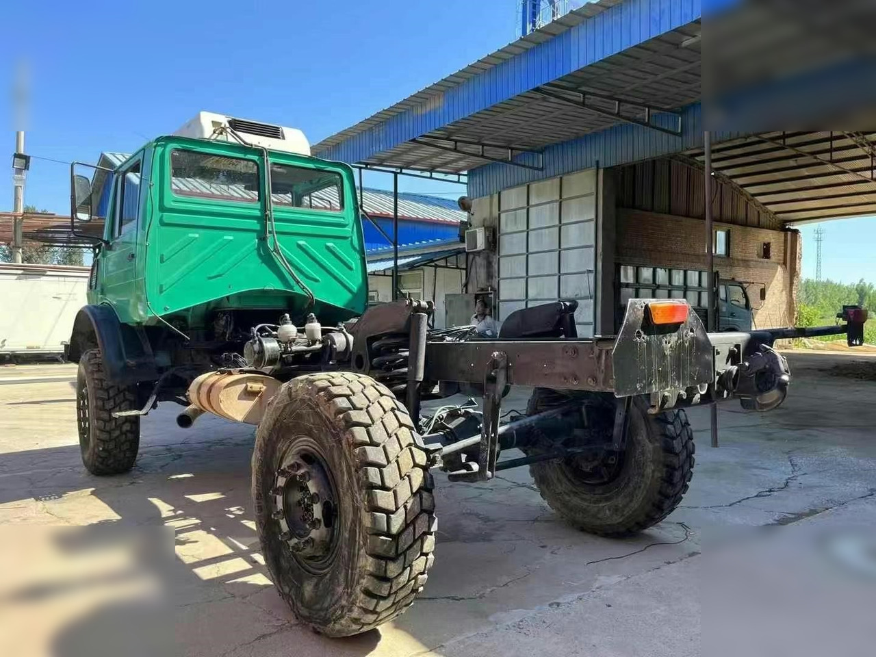 1995 MERCEDES-BENZ UNIMOG 2150 - Šasija kravas automašīna: foto 3 1995 MERCEDES-BENZ UNIMOG 2150 - Šasija kravas automašīna: foto 3