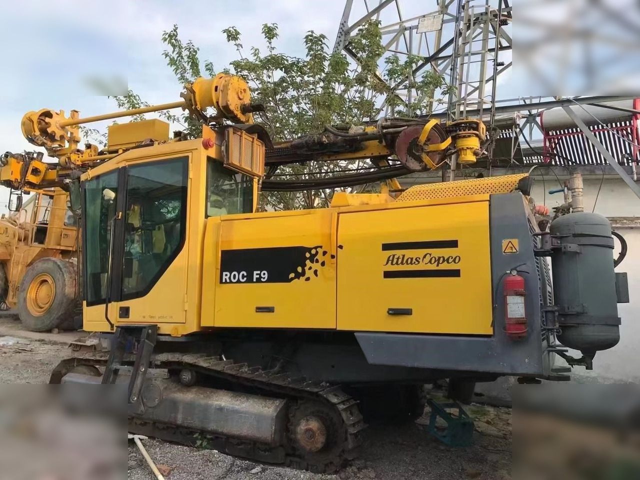 2002 ATLAS COPCO ROC F9CR - Urbšanas mašīna: foto 1 2002 ATLAS COPCO ROC F9CR - Urbšanas mašīna: foto 1