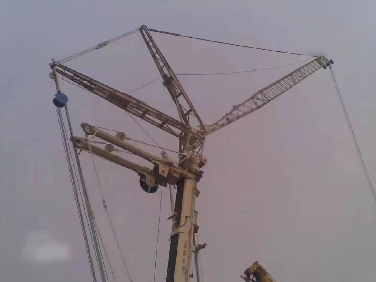 2009 DEMAG AC 350-1 - Visurgājējs celtnis: foto 5 2009 DEMAG AC 350-1 - Visurgājējs celtnis: foto 5