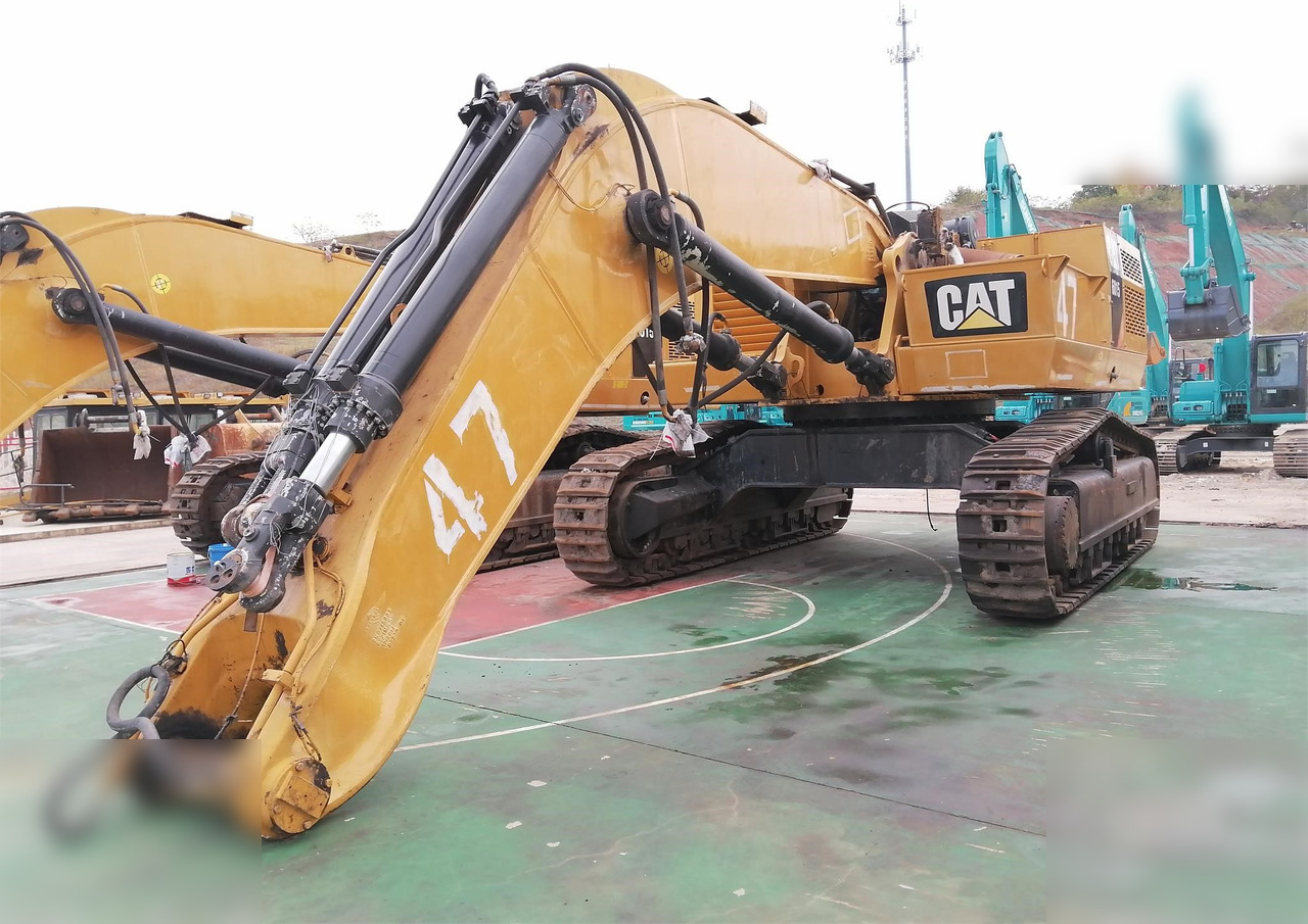 2013 CATERPILLAR 6015 - Kāpurķēžu ekskavators: foto 4 2013 CATERPILLAR 6015 - Kāpurķēžu ekskavators: foto 4