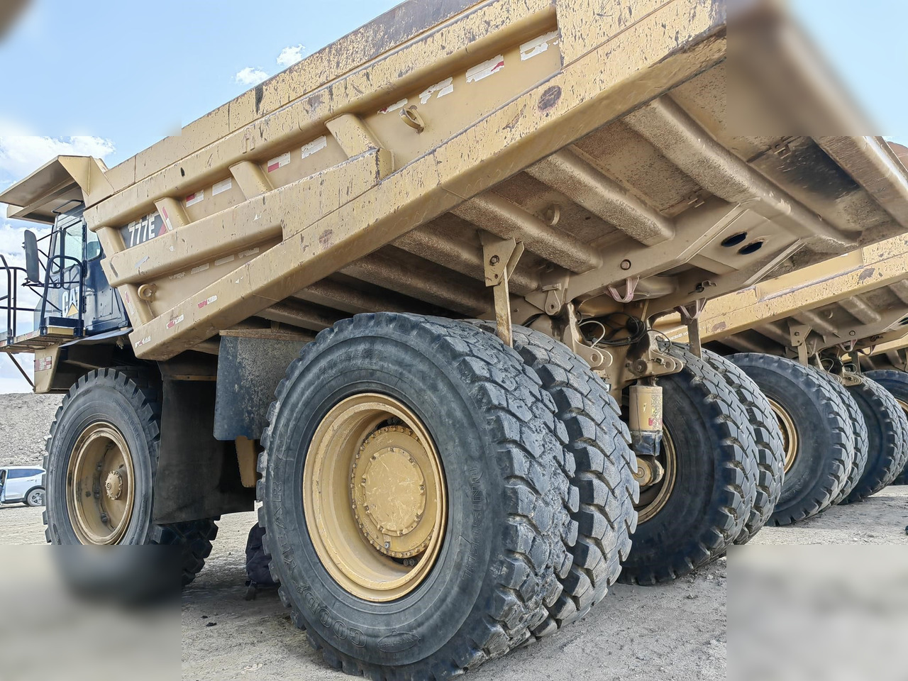 2018 CATERPILLAR 777E - Karjeru pašizgāzējs: foto 2 2018 CATERPILLAR 777E - Karjeru pašizgāzējs: foto 2