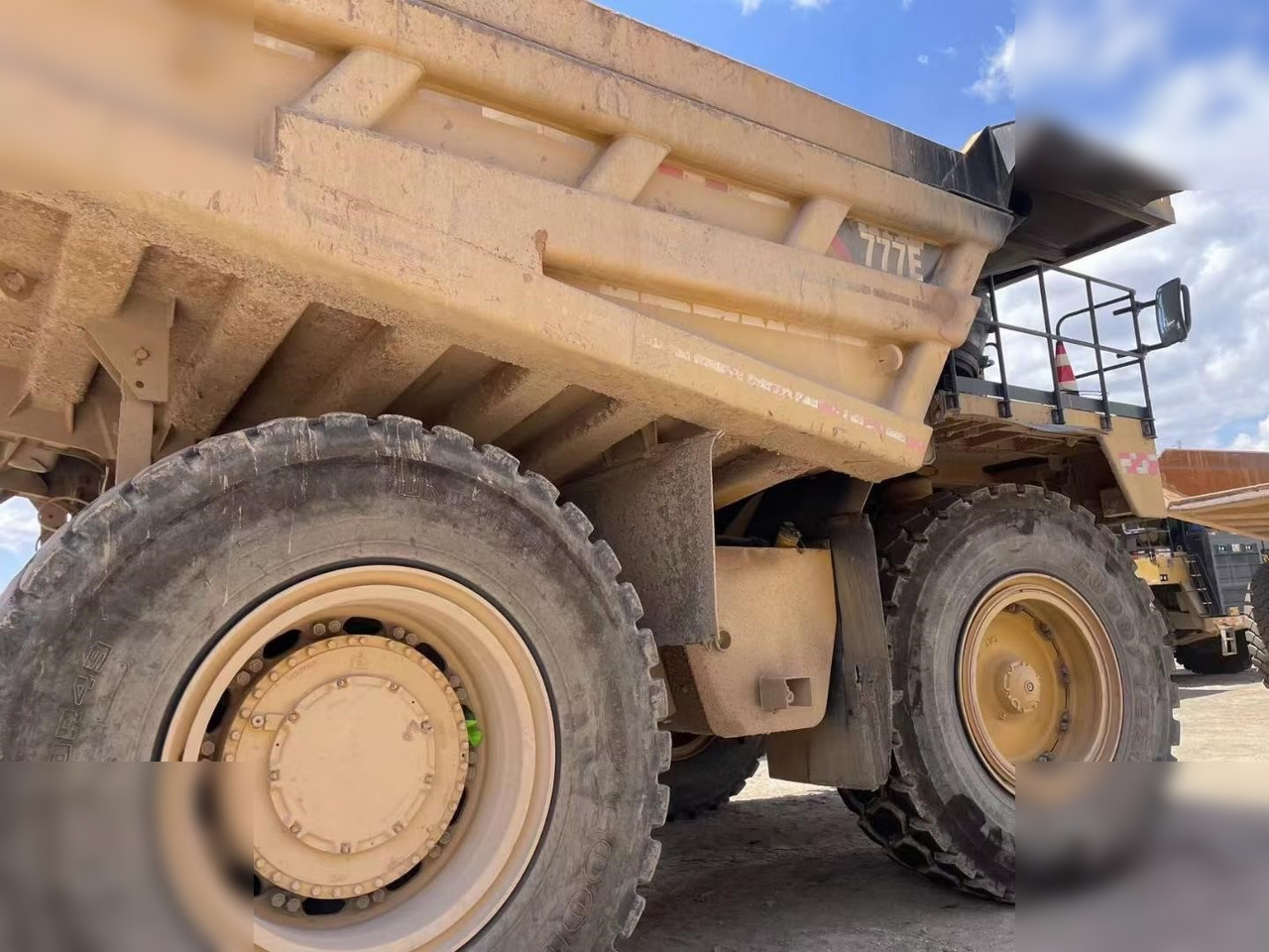 2018 CATERPILLAR 777E - Karjeru pašizgāzējs: foto 4 2018 CATERPILLAR 777E - Karjeru pašizgāzējs: foto 4