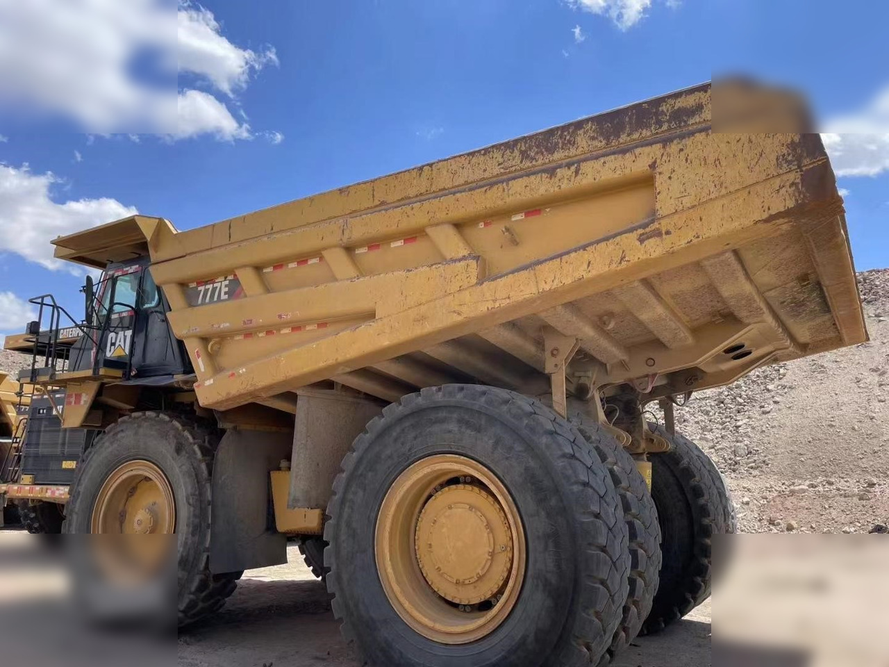 Karjeru pašizgāzējs 2018 CATERPILLAR 777E: foto 7