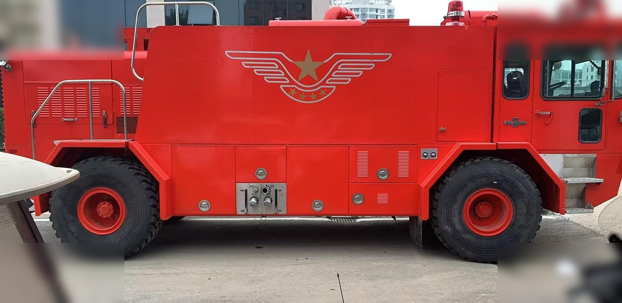 2019 OSHKOSH T1500 - Ugunsdzēsēju mašīna: foto 1 2019 OSHKOSH T1500 - Ugunsdzēsēju mašīna: foto 1