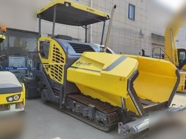 2021 BOMAG BF880C - Asfalta klājējs: foto 2 2021 BOMAG BF880C - Asfalta klājējs: foto 2