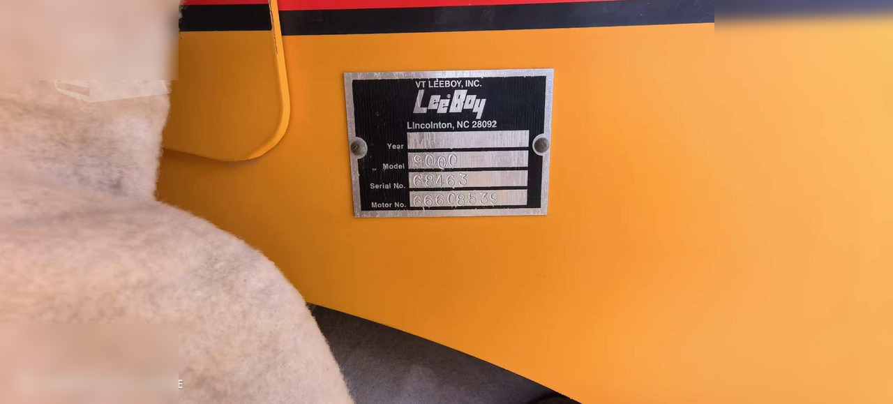 LEEBOY 9000 - Asfalta klājējs: foto 5 LEEBOY 9000 - Asfalta klājējs: foto 5