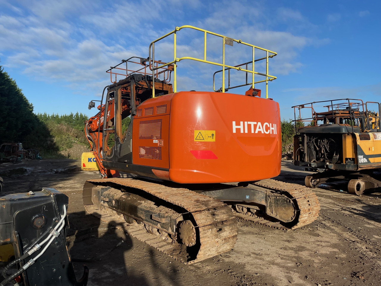 HITACHI ZX225USLC-6 - Kāpurķēžu ekskavators: foto 3 HITACHI ZX225USLC-6 - Kāpurķēžu ekskavators: foto 3