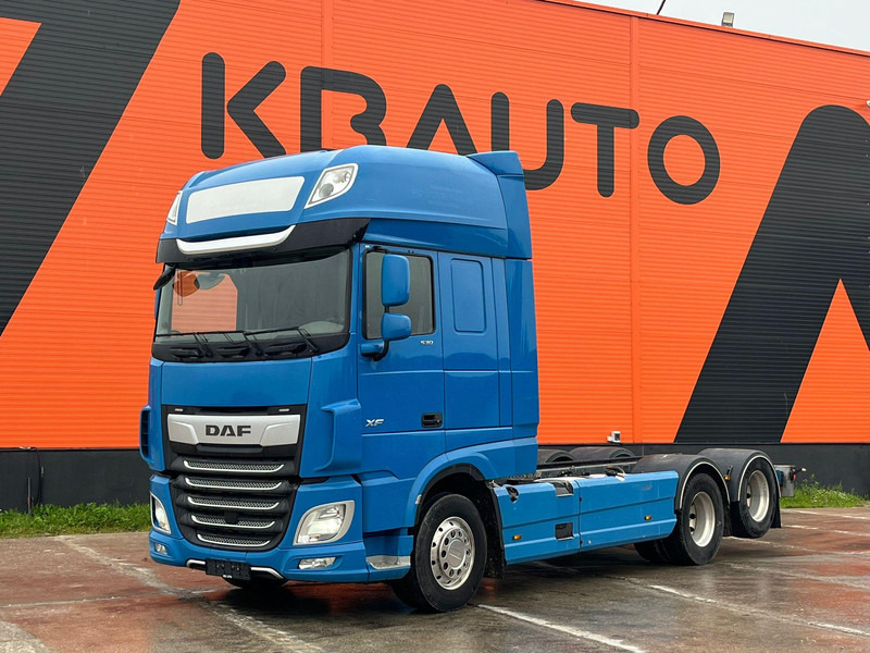 DAF XF 530 6x2 PTO / CHASSIS L=6074 mm - Šasija kravas automašīna: foto 1 DAF XF 530 6x2 PTO / CHASSIS L=6074 mm - Šasija kravas automašīna: foto 1