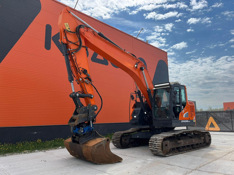Doosan DX 235 LCR-5 3 D / ROTOTILT / CENTRAL LUBRICATION / AC - Kāpurķēžu ekskavators: foto 2 Doosan DX 235 LCR-5 3 D / ROTOTILT / CENTRAL LUBRICATION / AC - Kāpurķēžu ekskavators: foto 2