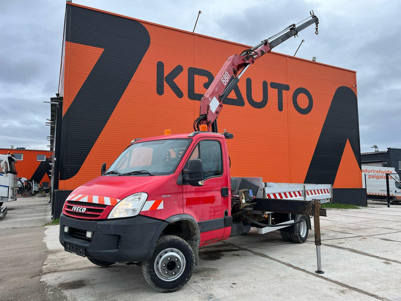 Iveco Daily 65C18 4x2 HMF 683 K2 / PLATFORM L=4256 mm - Automašīna ar kravas platformu: foto 1 Iveco Daily 65C18 4x2 HMF 683 K2 / PLATFORM L=4256 mm - Automašīna ar kravas platformu: foto 1