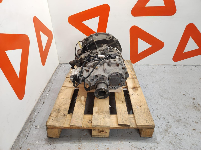 Iveco ZF 6S700TO GEARBOX - Pārnesumkārba - Kravas automašīna: foto 4 Iveco ZF 6S700TO GEARBOX - Pārnesumkārba - Kravas automašīna: foto 4