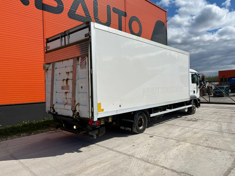 MAN TGL 12.240 4x2 BOX L=6812 mm - Kravas automašīna ar slēgto virsbūvi: foto 5 MAN TGL 12.240 4x2 BOX L=6812 mm - Kravas automašīna ar slēgto virsbūvi: foto 5