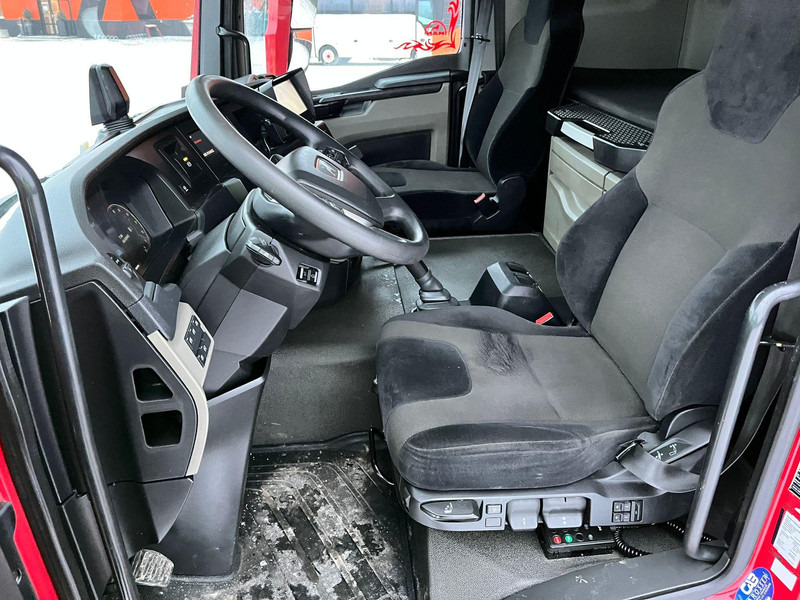 Interior photo 1: Kravas automašīna refrižerators MAN TGL 8.220 4x2 THERMOKING V-800MAX / BOX L=6135 mm Interior photo 1: Kravas automašīna refrižerators MAN TGL 8.220 4x2 THERMOKING V-800MAX / BOX L=6135 mm