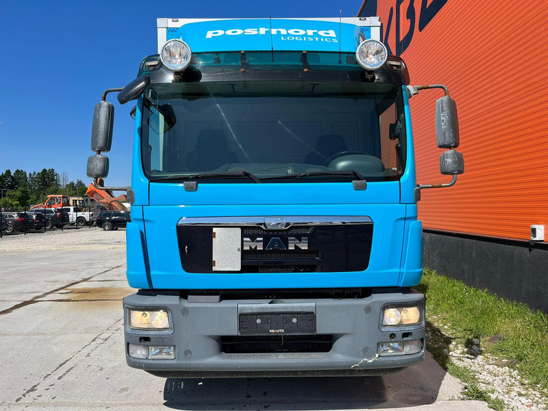 MAN TGM 15.250 4x2 BOX L=7531 mm - Kravas automašīna ar slēgto virsbūvi: foto 2 MAN TGM 15.250 4x2 BOX L=7531 mm - Kravas automašīna ar slēgto virsbūvi: foto 2