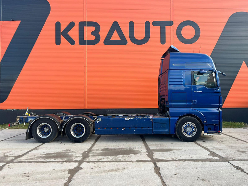 MAN TGX 33.560 6x4 CHASSIS L=6907 mm - Šasija kravas automašīna: foto 4 MAN TGX 33.560 6x4 CHASSIS L=6907 mm - Šasija kravas automašīna: foto 4