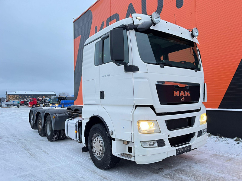 MAN TGX 35.540 8x4*4 9 TON FRONT AXLE / HYDRAULICS / PTO / INTARDER / CHASSIS L=6850 mm - Šasija kravas automašīna: foto 4 MAN TGX 35.540 8x4*4 9 TON FRONT AXLE / HYDRAULICS / PTO / INTARDER / CHASSIS L=6850 mm - Šasija kravas automašīna: foto 4