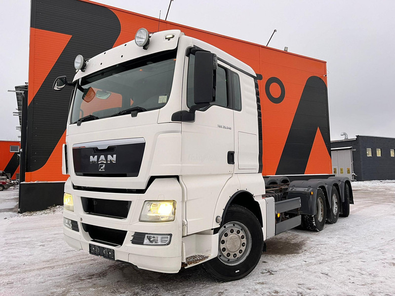 MAN TGX 35.540 8x4*4 9 TON FRONT AXLE / HYDRAULICS / PTO / INTARDER / CHASSIS L=6850 mm - Šasija kravas automašīna: foto 2 MAN TGX 35.540 8x4*4 9 TON FRONT AXLE / HYDRAULICS / PTO / INTARDER / CHASSIS L=6850 mm - Šasija kravas automašīna: foto 2