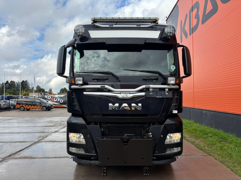 MAN TGX 35.560 8x4*4 LOW MILEAGE ! / INTARDER / JOAB 24 ton / L=5600 mm / SNOW PLOW EQUIPMENT - Pacēlājs ar āķi: foto 2 MAN TGX 35.560 8x4*4 LOW MILEAGE ! / INTARDER / JOAB 24 ton / L=5600 mm / SNOW PLOW EQUIPMENT - Pacēlājs ar āķi: foto 2