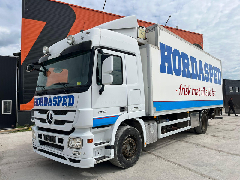 Mercedes-Benz Actros 1832 4x2 SUPRA 850 Mt / BOX L=8226 mm - Kravas automašīna refrižerators: foto 2 Mercedes-Benz Actros 1832 4x2 SUPRA 850 Mt / BOX L=8226 mm - Kravas automašīna refrižerators: foto 2