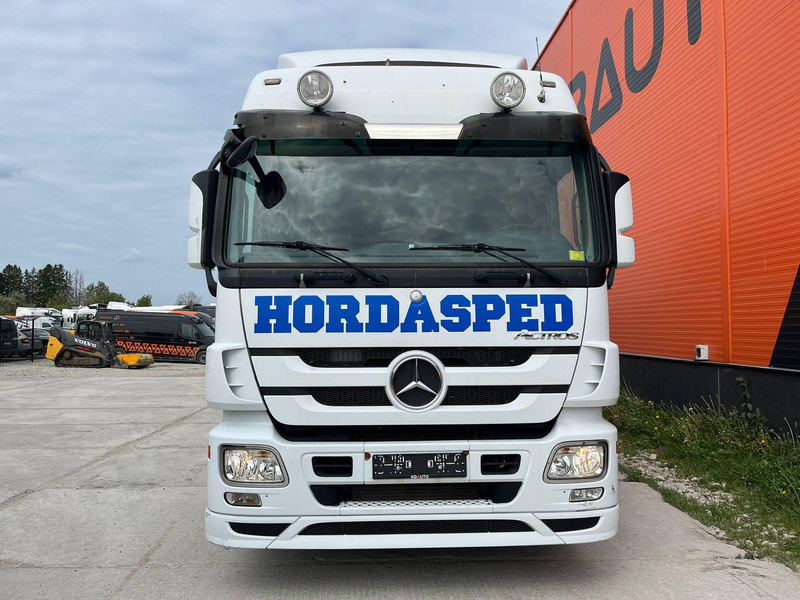 Mercedes-Benz Actros 1832 4x2 SUPRA 850 Mt / BOX L=8226 mm - Kravas automašīna refrižerators: foto 3 Mercedes-Benz Actros 1832 4x2 SUPRA 850 Mt / BOX L=8226 mm - Kravas automašīna refrižerators: foto 3