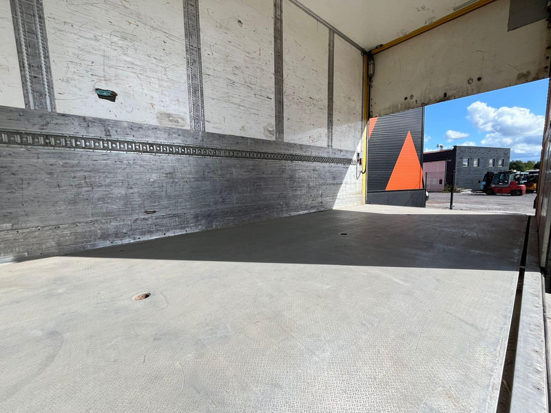 Mercedes-Benz Actros 2545 6x2*4 BOX L=7400mm līzingu Mercedes-Benz Actros 2545 6x2*4 BOX L=7400mm: foto 12 Mercedes-Benz Actros 2545 6x2*4 BOX L=7400mm līzingu Mercedes-Benz Actros 2545 6x2*4 BOX L=7400mm: foto 12