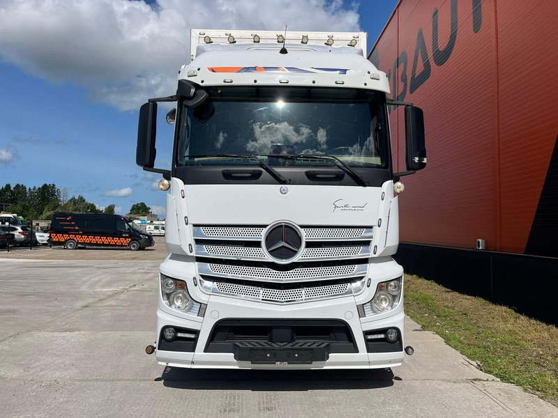 Mercedes-Benz Actros 2551 6x2*4 BOX L=7401mm - Kravas automašīna ar slēgto virsbūvi: foto 3 Mercedes-Benz Actros 2551 6x2*4 BOX L=7401mm - Kravas automašīna ar slēgto virsbūvi: foto 3