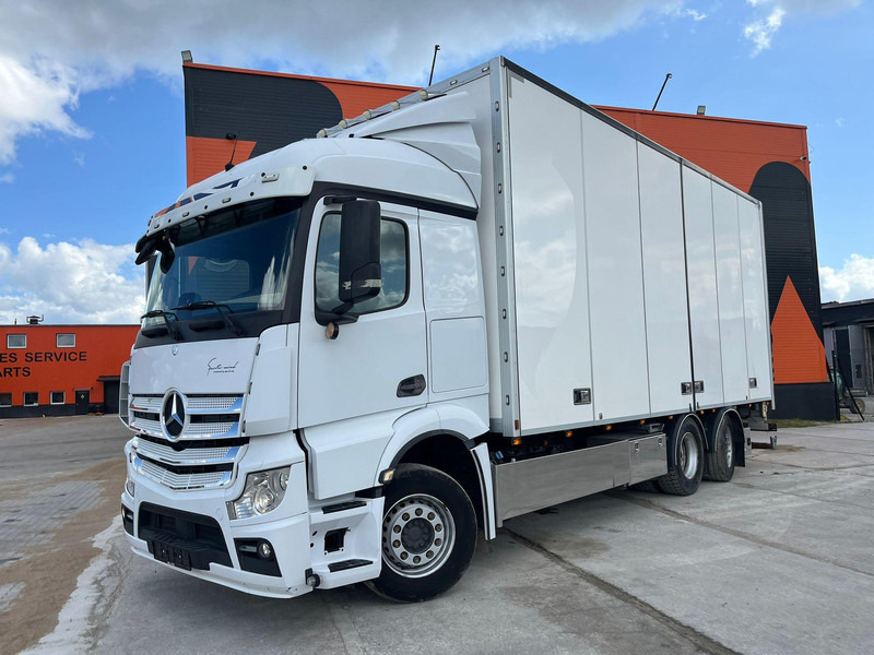 Mercedes-Benz Actros 2551 6x2*4 BOX L=7401mm - Kravas automašīna ar slēgto virsbūvi: foto 2 Mercedes-Benz Actros 2551 6x2*4 BOX L=7401mm - Kravas automašīna ar slēgto virsbūvi: foto 2