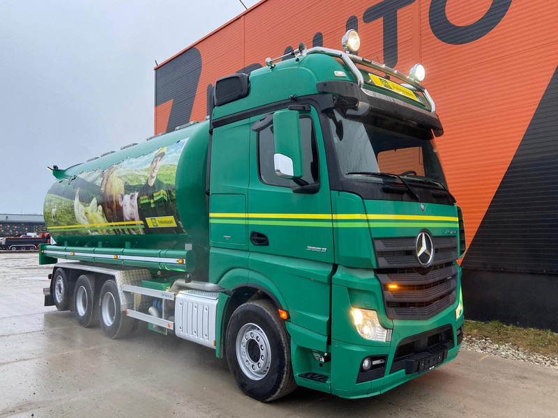 Mercedes-Benz Actros 3563 8x4*4 RETARDER / TANK 34000 l - Autocisterna: foto 4 Mercedes-Benz Actros 3563 8x4*4 RETARDER / TANK 34000 l - Autocisterna: foto 4