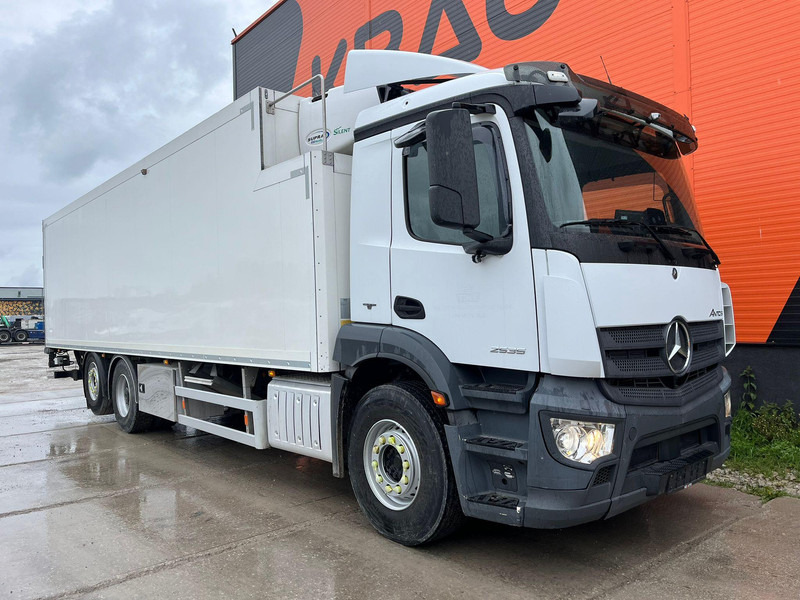 Mercedes-Benz Antos 2535 6x2*4 SUPRA 850 / BOX L=9461 mm - Kravas automašīna refrižerators: foto 4 Mercedes-Benz Antos 2535 6x2*4 SUPRA 850 / BOX L=9461 mm - Kravas automašīna refrižerators: foto 4