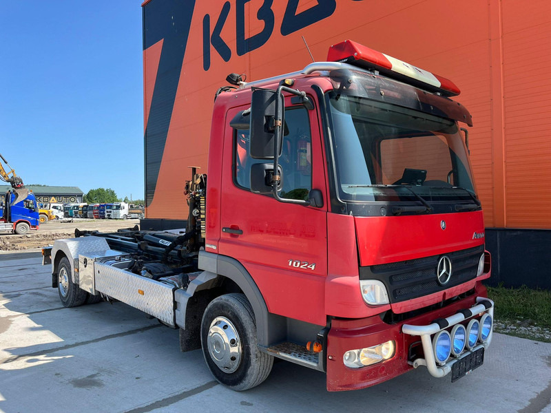 Mercedes-Benz Atego 1024 4x2 PK4100 + WINCH / HOOK LIFT L=3900 mm - Pacēlājs ar āķi, Kravas auto ar manipulatoru: foto 4 Mercedes-Benz Atego 1024 4x2 PK4100 + WINCH / HOOK LIFT L=3900 mm - Pacēlājs ar āķi, Kravas auto ar manipulatoru: foto 4