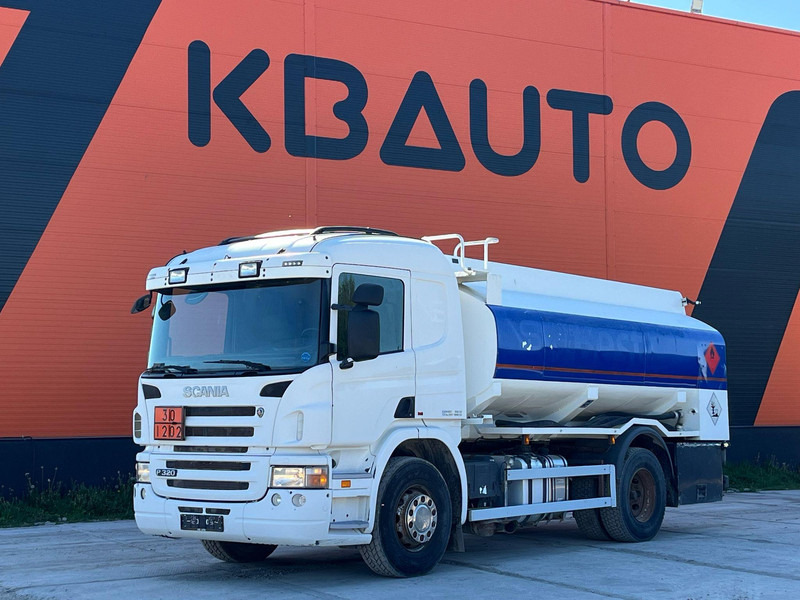 Scania P 320 4x2 TANK 11000 l / 2000 + 3000 + 3000 + 3000 l - Autocisterna: foto 1 Scania P 320 4x2 TANK 11000 l / 2000 + 3000 + 3000 + 3000 l - Autocisterna: foto 1