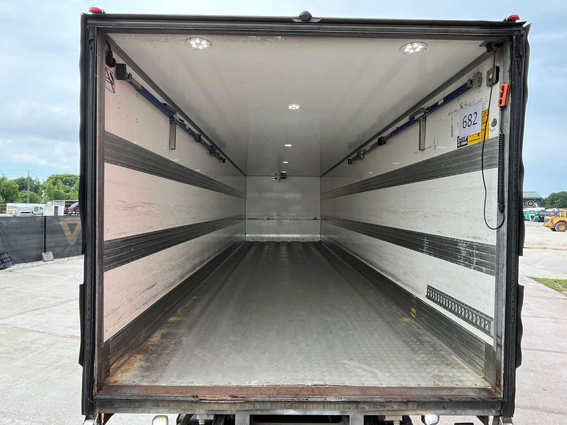 Kravas automašīna ar slēgto virsbūvi Scania P 360 6x2*4 BOX L=9718 mm: foto 11