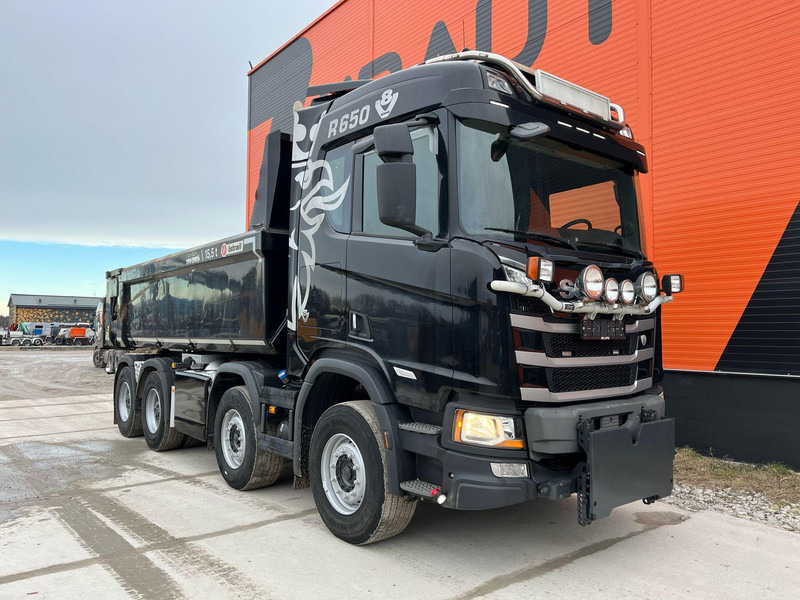 Scania R 650 8x4 FRONT PLOW EQUIPMENT / FULL STEEL / HUB REDUCTION / WEBASTO - Kravas automašīna pašizgāzējs: foto 5 Scania R 650 8x4 FRONT PLOW EQUIPMENT / FULL STEEL / HUB REDUCTION / WEBASTO - Kravas automašīna pašizgāzējs: foto 5