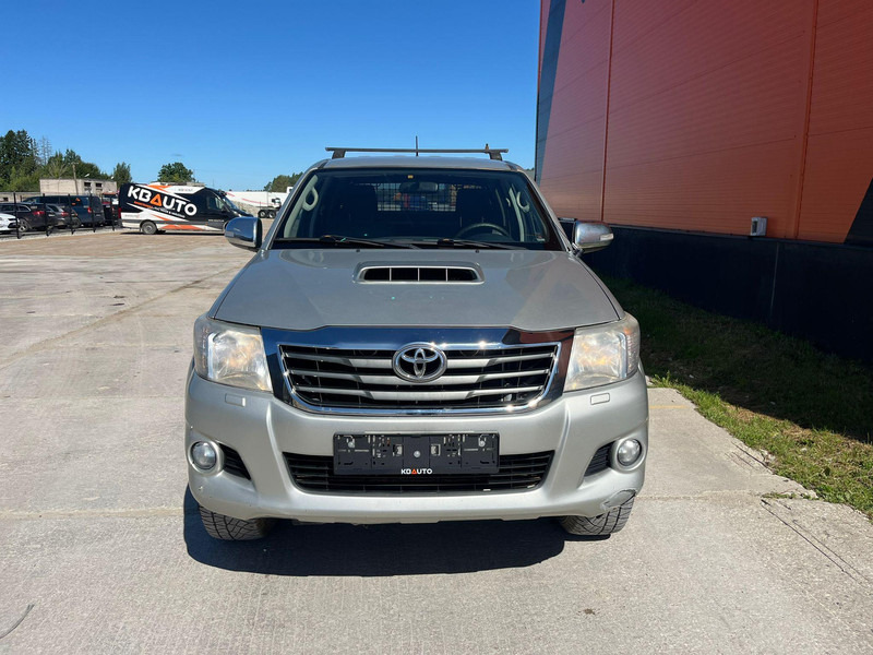 Toyota Hilux 4x4 - Vieglā automašīna: foto 3 Toyota Hilux 4x4 - Vieglā automašīna: foto 3
