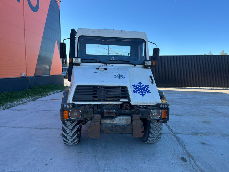 Mercedes-Benz Unimog U130 4x4 - Vilcējs: foto 3 Mercedes-Benz Unimog U130 4x4 - Vilcējs: foto 3