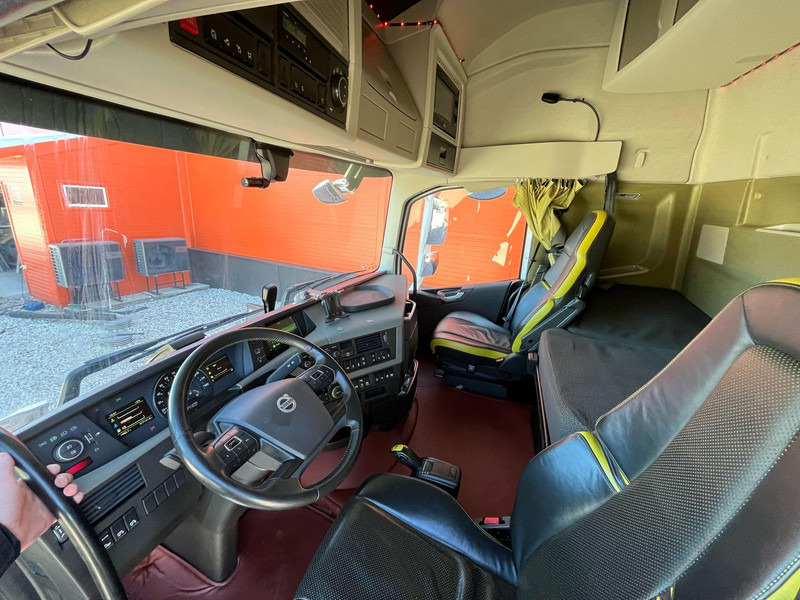 Vilcējs Volvo FH 16 750 6x2 RETARDER / HYDRAULICS / DOUBLE BOGIE / FULL AIR / ADR / GLOBE XL: foto 12