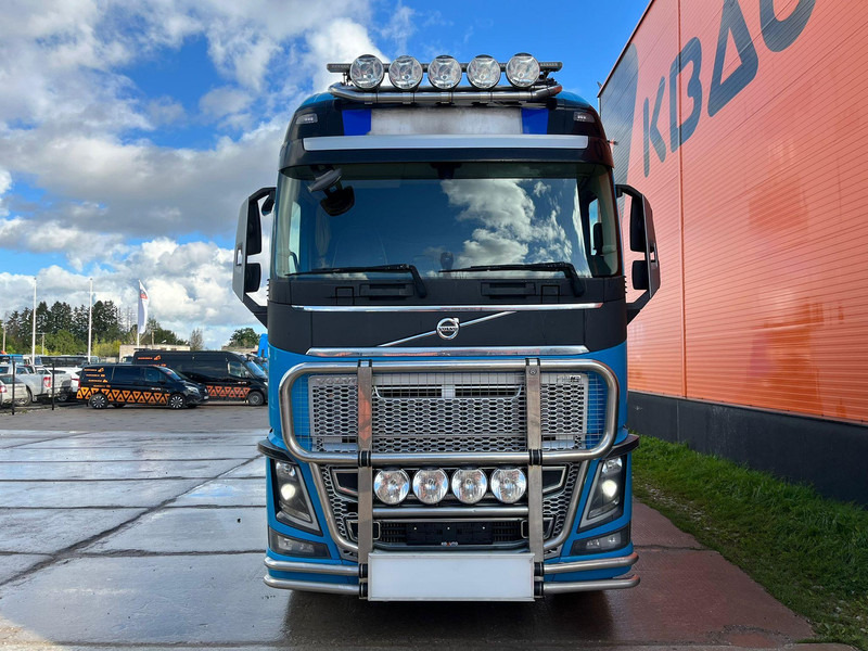 Volvo FH 16 750 8x4 GCW 130 ton / GLOBE XL / HYDRAULICS / BIG AXLES - Vilcējs: foto 2 Volvo FH 16 750 8x4 GCW 130 ton / GLOBE XL / HYDRAULICS / BIG AXLES - Vilcējs: foto 2