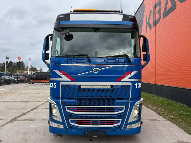 Volvo FH 500 8x4*4 GCW 70 ton / PTO - Vilcējs: foto 3 Volvo FH 500 8x4*4 GCW 70 ton / PTO - Vilcējs: foto 3