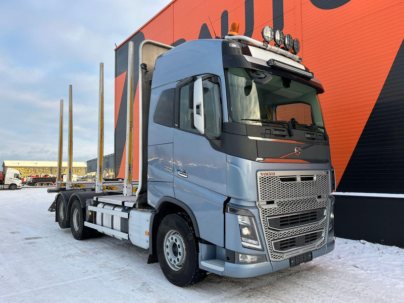 Volvo FH 16 650 6x4 TANDEM AXLE LIFT - Kokvedējs, Kravas auto ar manipulatoru: foto 4 Volvo FH 16 650 6x4 TANDEM AXLE LIFT - Kokvedējs, Kravas auto ar manipulatoru: foto 4