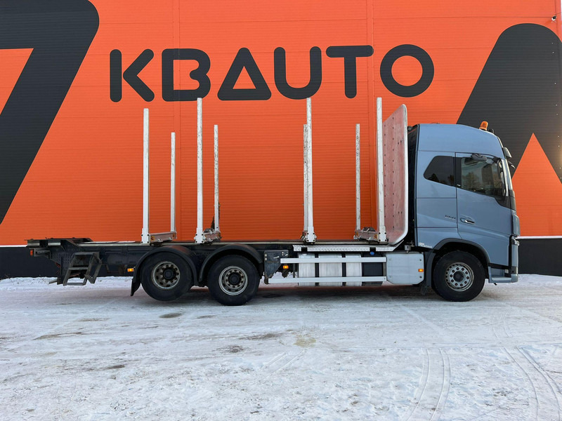 Volvo FH 16 650 6x4 TANDEM AXLE LIFT - Kokvedējs, Kravas auto ar manipulatoru: foto 5 Volvo FH 16 650 6x4 TANDEM AXLE LIFT - Kokvedējs, Kravas auto ar manipulatoru: foto 5