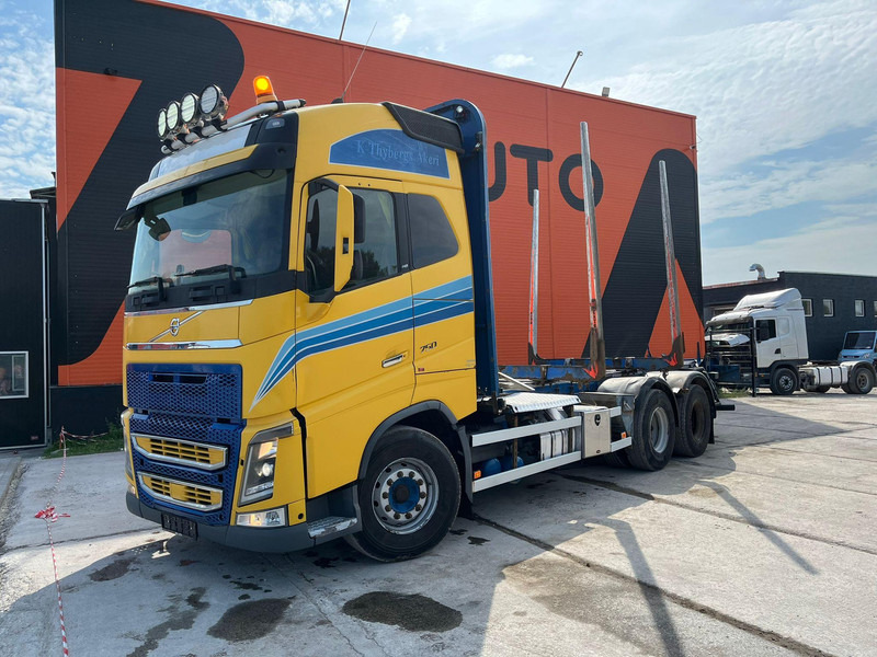 Volvo FH 16 750 6x4 HYDRAULICS / CHASSIS L=8184 mm - Kokvedējs, Kravas auto ar manipulatoru: foto 2 Volvo FH 16 750 6x4 HYDRAULICS / CHASSIS L=8184 mm - Kokvedējs, Kravas auto ar manipulatoru: foto 2