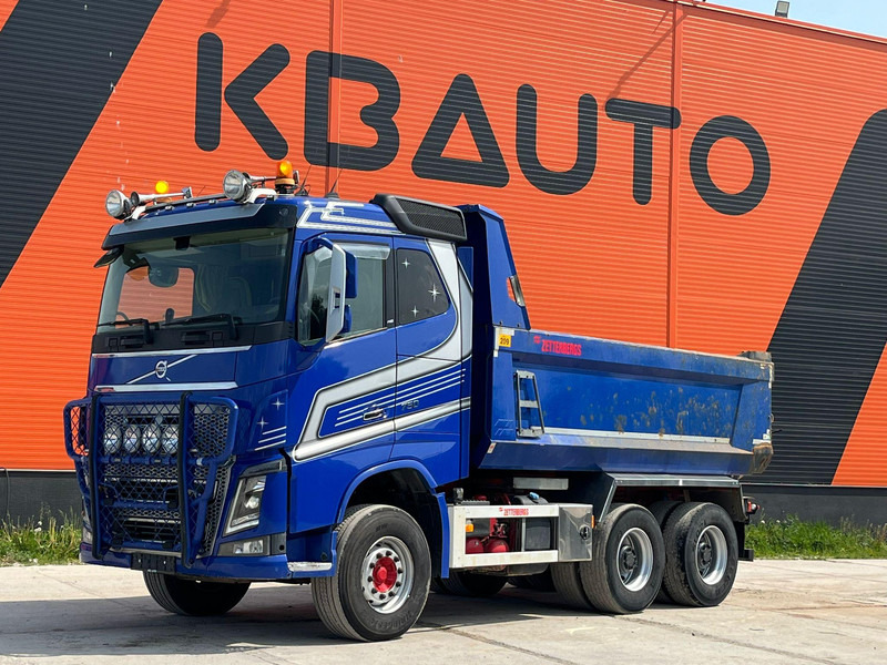 Volvo FH 16 750 6x4 RETARDER / TANDEM AXLE LIFT / BIG AXLES / BOX L=4732 mm - Kravas automašīna pašizgāzējs: foto 1 Volvo FH 16 750 6x4 RETARDER / TANDEM AXLE LIFT / BIG AXLES / BOX L=4732 mm - Kravas automašīna pašizgāzējs: foto 1