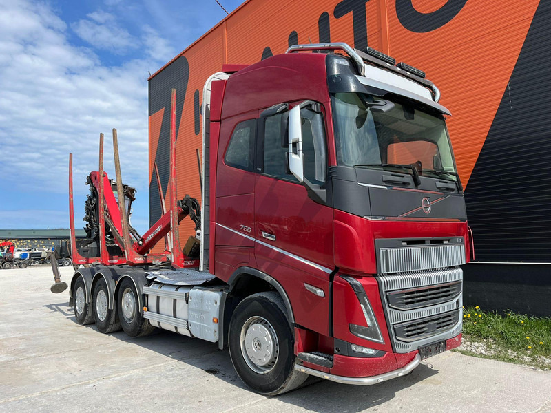 Volvo FH 16 750 8x4/4 DAMAGED ! - Kokvedējs, Kravas auto ar manipulatoru: foto 4 Volvo FH 16 750 8x4/4 DAMAGED ! - Kokvedējs, Kravas auto ar manipulatoru: foto 4