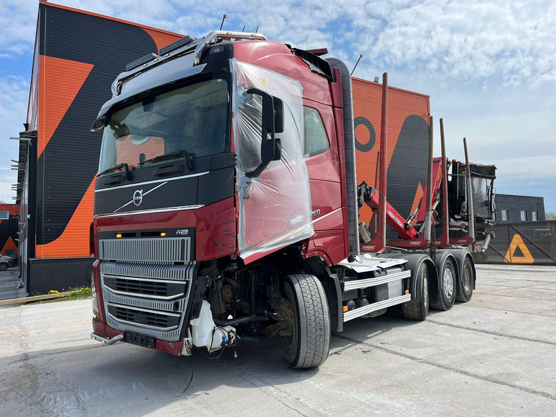 Volvo FH 16 750 8x4/4 DAMAGED ! - Kokvedējs, Kravas auto ar manipulatoru: foto 2 Volvo FH 16 750 8x4/4 DAMAGED ! - Kokvedējs, Kravas auto ar manipulatoru: foto 2