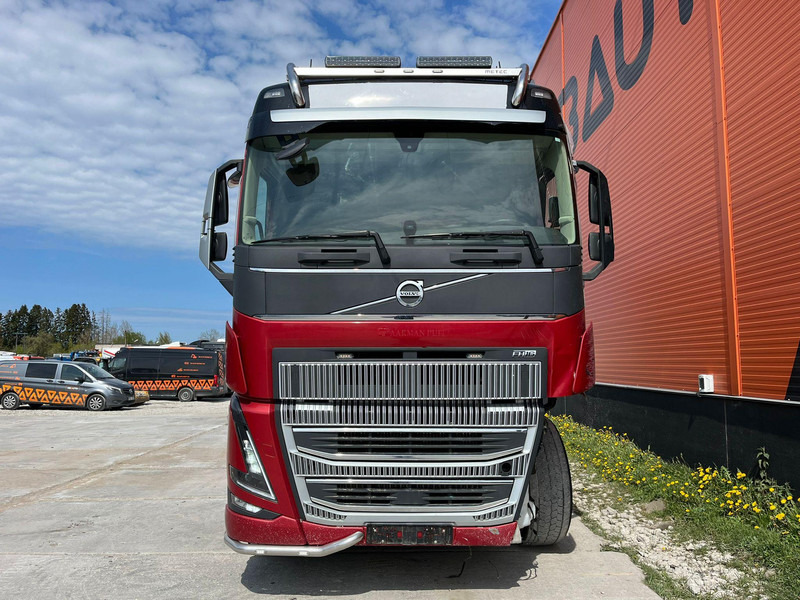 Volvo FH 16 750 8x4/4 DAMAGED ! - Kokvedējs, Kravas auto ar manipulatoru: foto 3 Volvo FH 16 750 8x4/4 DAMAGED ! - Kokvedējs, Kravas auto ar manipulatoru: foto 3