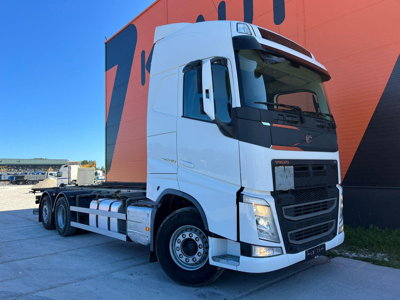 Volvo FH 540 6x2 RETARDER - Šasija kravas automašīna: foto 3 Volvo FH 540 6x2 RETARDER - Šasija kravas automašīna: foto 3