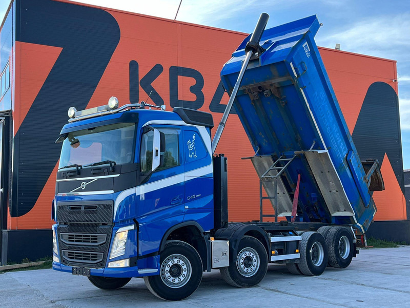 Volvo FH 540 8x4 TANDEM AXLE LIFT / BIG AXLES / BOX L=5712 mm - Kravas automašīna pašizgāzējs: foto 2 Volvo FH 540 8x4 TANDEM AXLE LIFT / BIG AXLES / BOX L=5712 mm - Kravas automašīna pašizgāzējs: foto 2