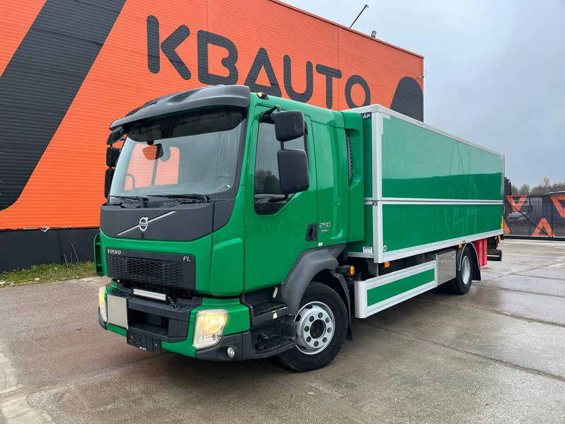 Volvo FL 250 4x2 LIFTABLE BOX CEILING - Kravas automašīna ar slēgto virsbūvi: foto 2 Volvo FL 250 4x2 LIFTABLE BOX CEILING - Kravas automašīna ar slēgto virsbūvi: foto 2